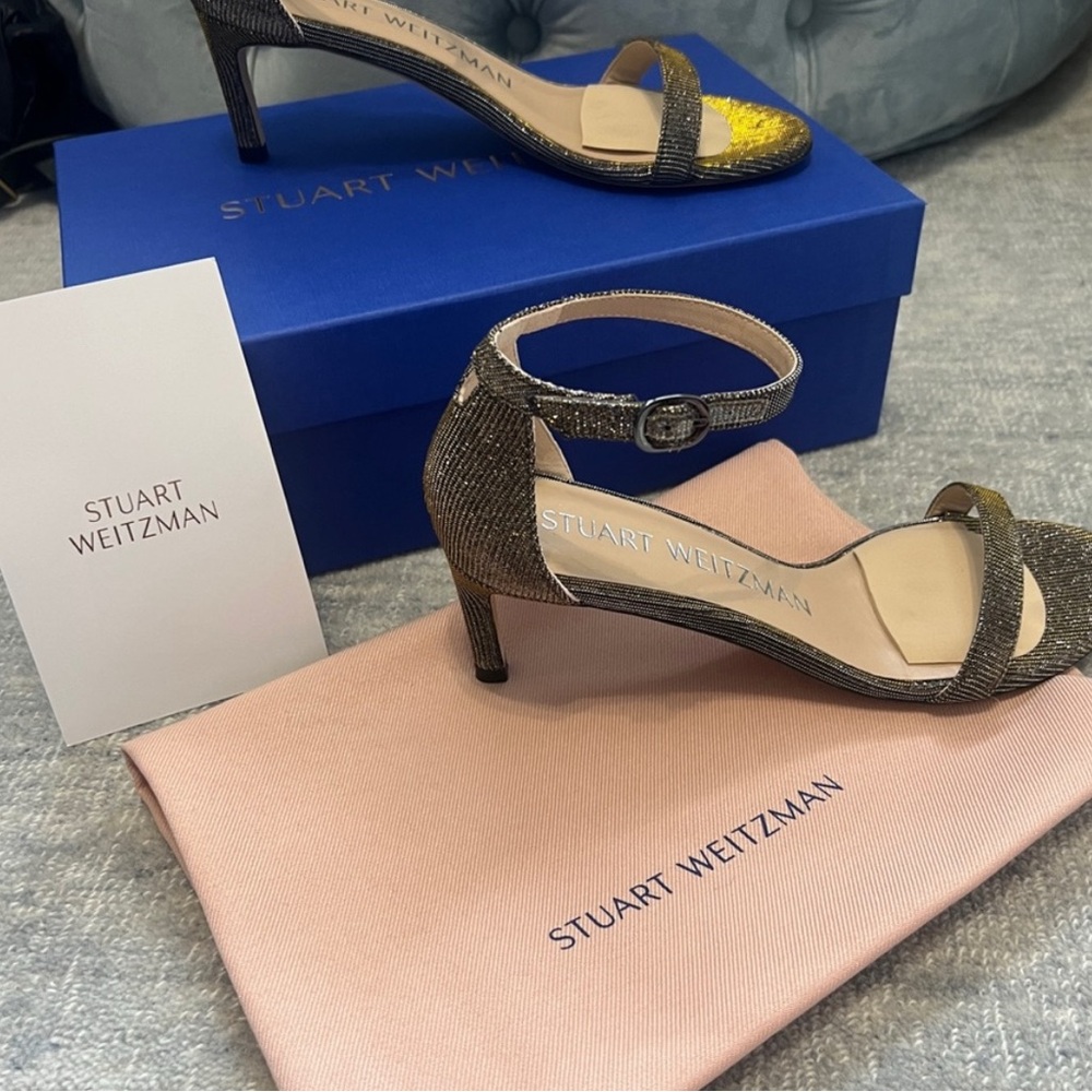 Stuart Weitzman Women's Black and Gold Heels